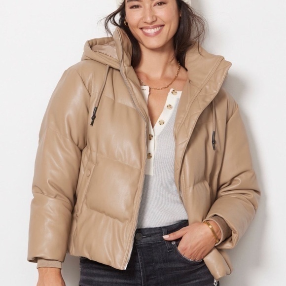 Jakke Poppy Vegan Leather Puffer Jacket Size 6